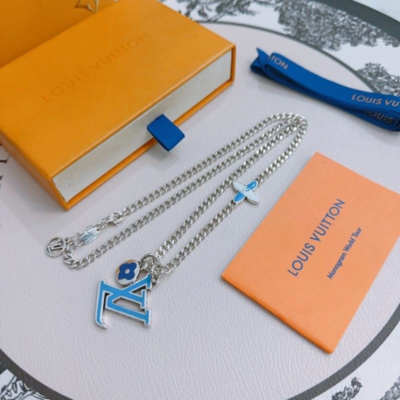 SmoothTexture Louis Vuitton Necklaces 250032