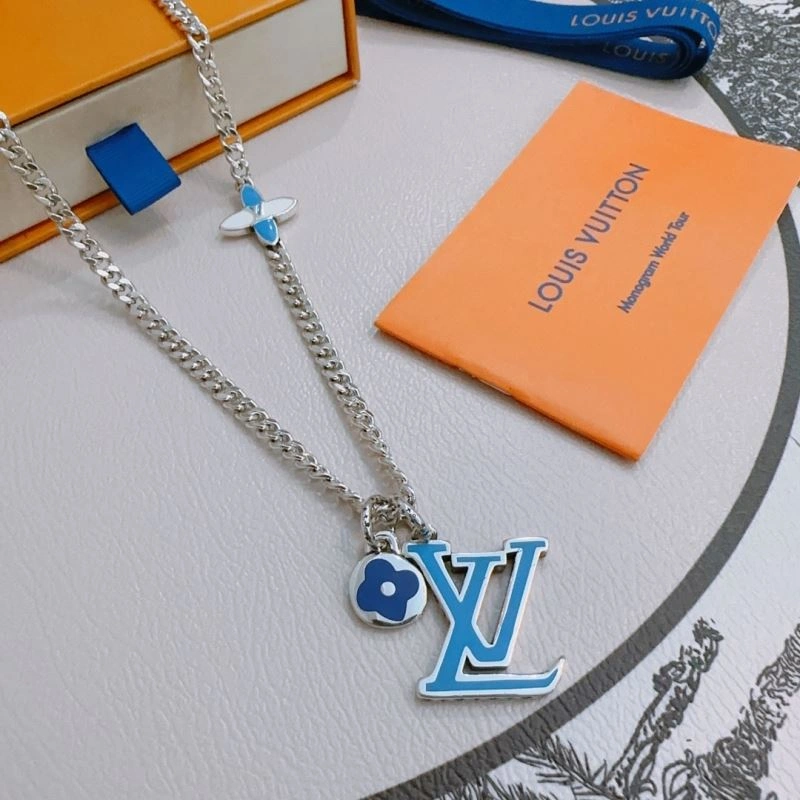 SmoothTexture Louis Vuitton Necklaces 250032