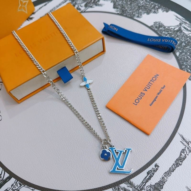 SmoothTexture Louis Vuitton Necklaces 250032
