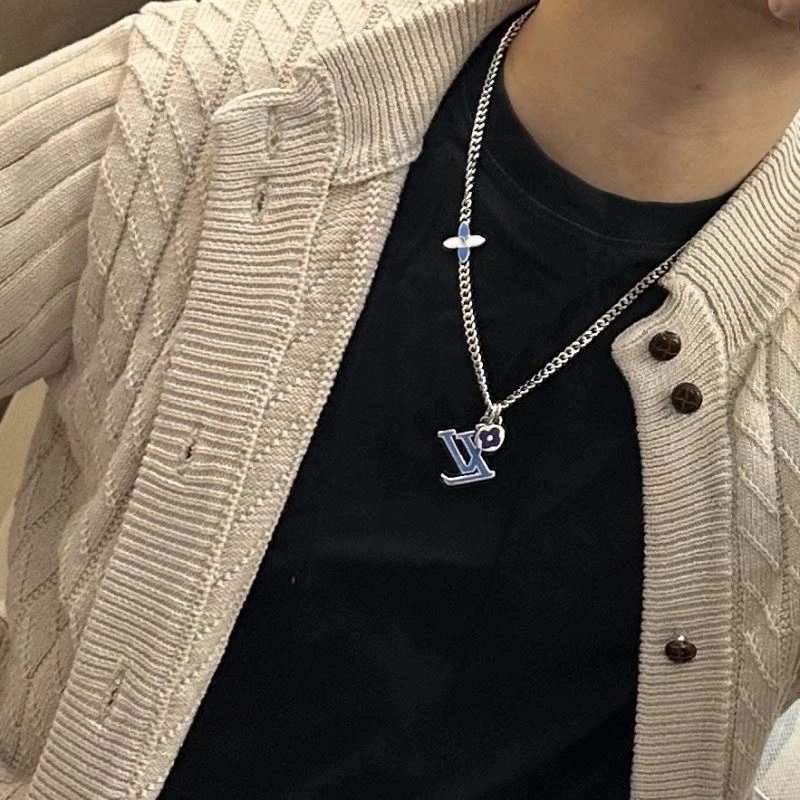 SmoothTexture Louis Vuitton Necklaces 250032