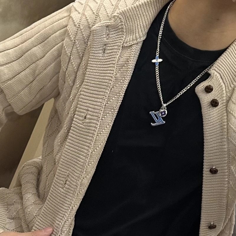 SmoothTexture Louis Vuitton Necklaces 250032