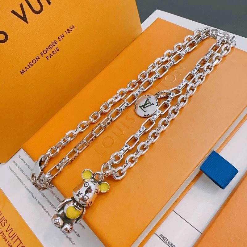 Casual Louis Vuitton Necklaces 250002