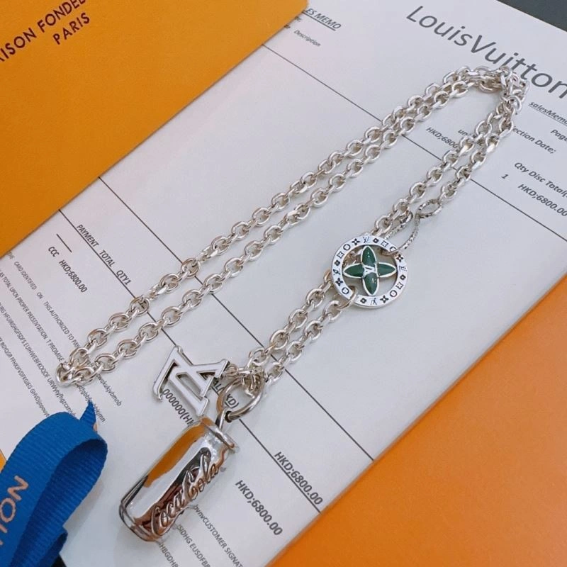 Louis Vuitton Necklaces StreetReady 250024