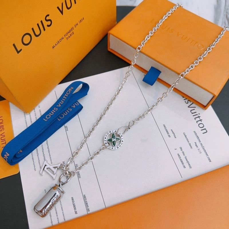 Louis Vuitton Necklaces StreetReady 250024