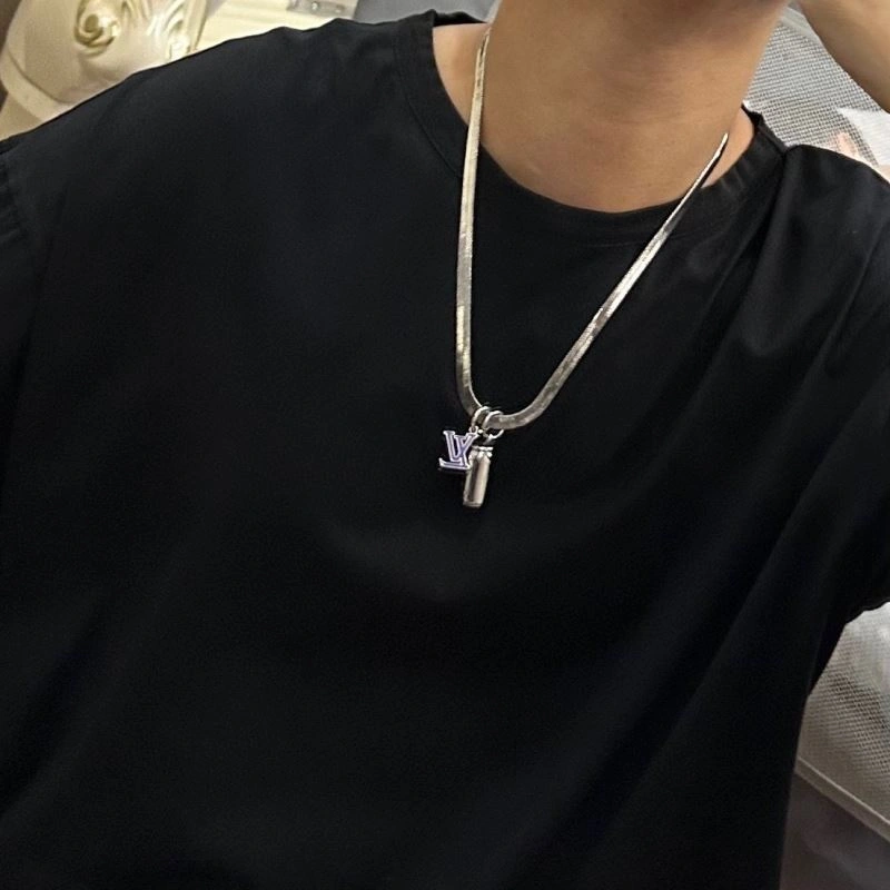SmartChoice Louis Vuitton Necklaces 250007