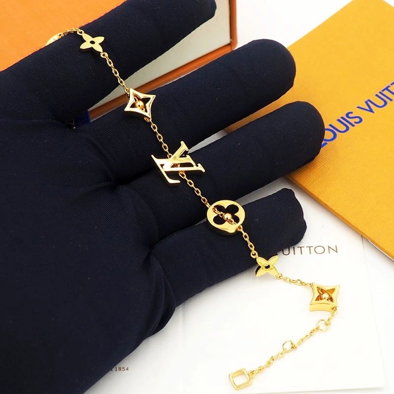 Louis Vuitton Necklaces Functional 250025