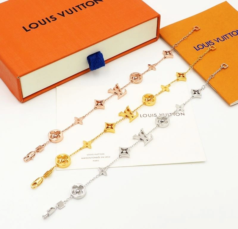 Louis Vuitton Necklaces Functional 250025