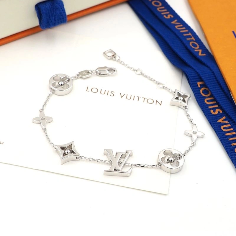 Louis Vuitton Necklaces Functional 250025