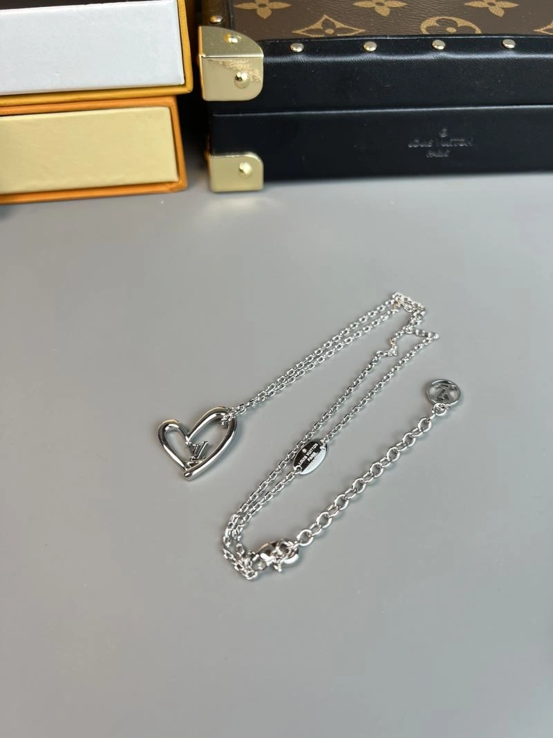 Sleek Louis Vuitton Necklaces 250005