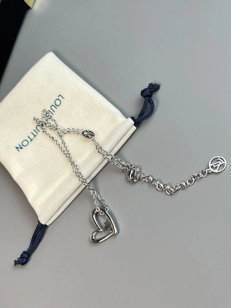 Sleek Louis Vuitton Necklaces 250005