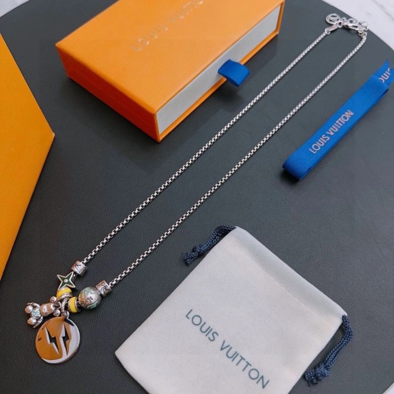 Louis Vuitton Necklaces Sporty 250018