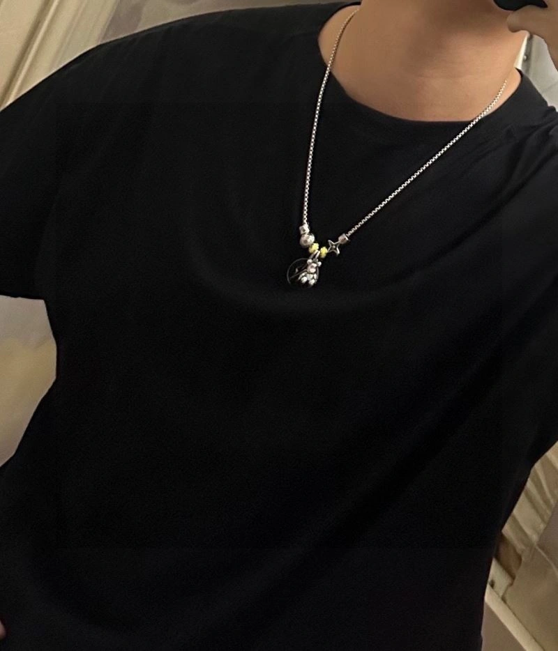 Louis Vuitton Necklaces Sporty 250018
