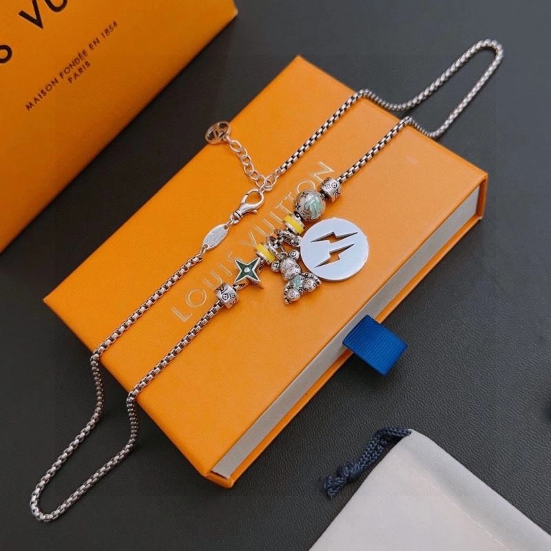 Louis Vuitton Necklaces Sporty 250018
