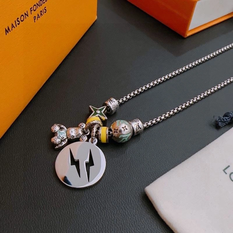 Louis Vuitton Necklaces Sporty 250018