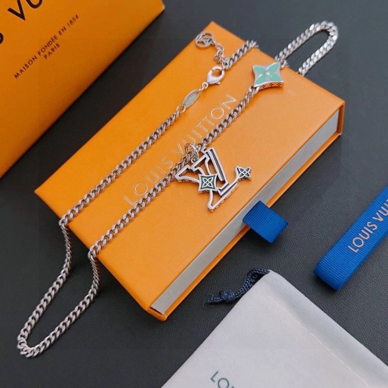 Stretchable Louis Vuitton Necklaces 250012