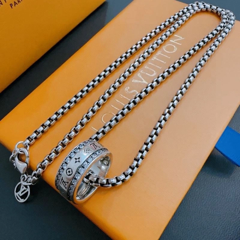 Louis Vuitton Necklaces Elegant 250019