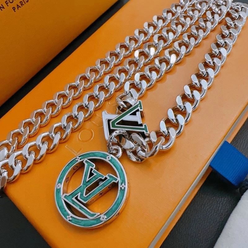 Lightweight Louis Vuitton Necklaces 250009