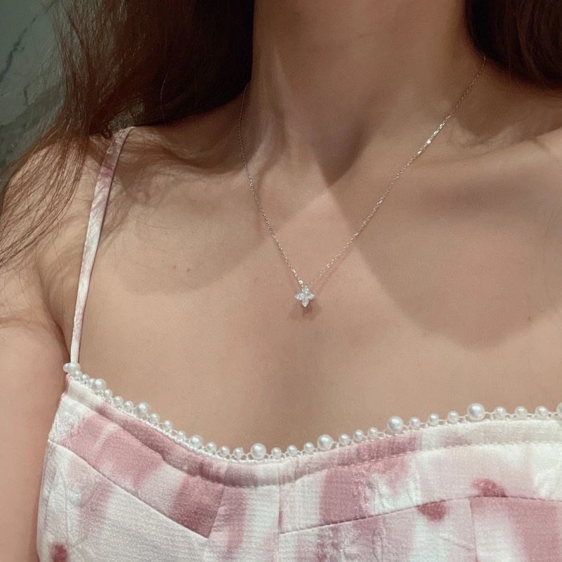 Timeless Louis Vuitton Necklaces 249997