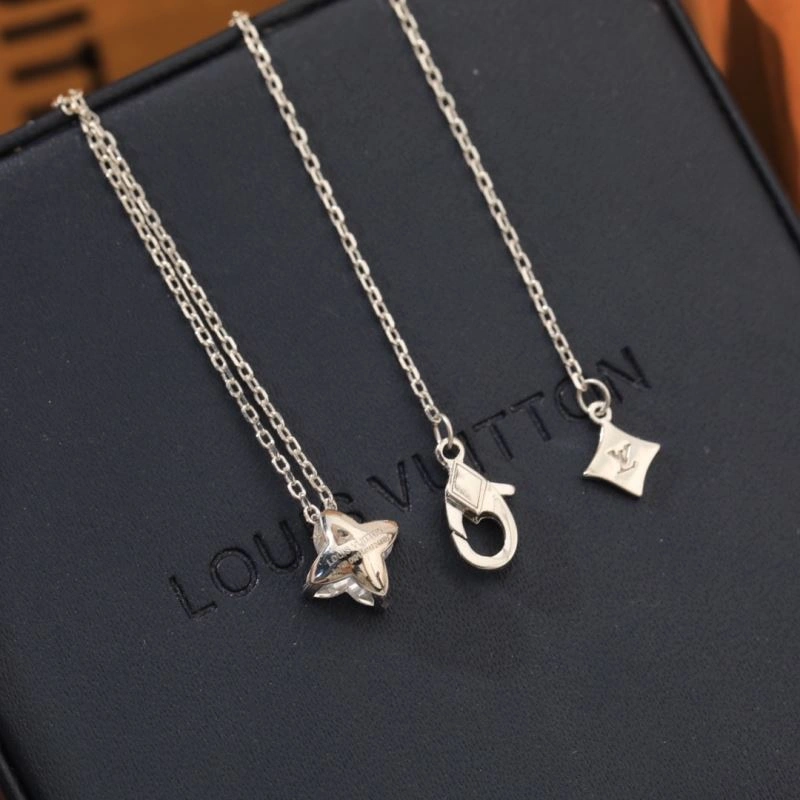 Timeless Louis Vuitton Necklaces 249997