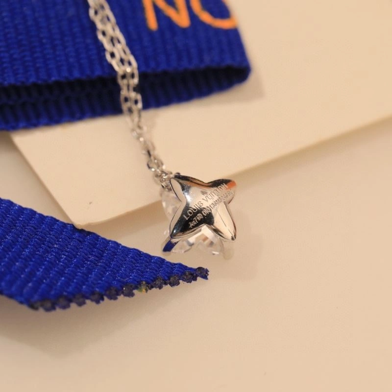 Timeless Louis Vuitton Necklaces 249997