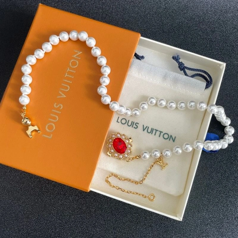Louis Vuitton Necklaces Casual 250028