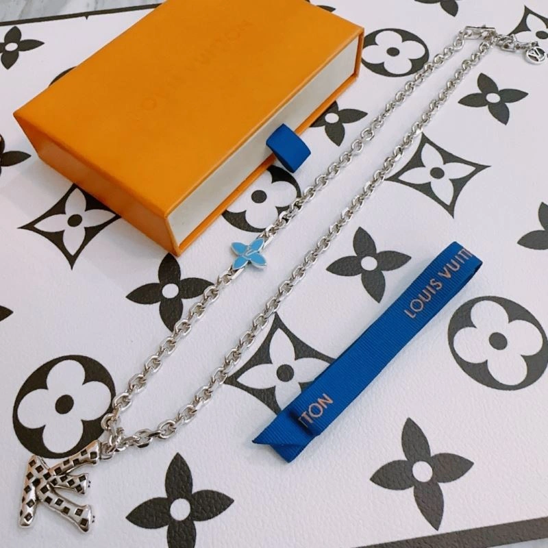 Louis Vuitton Necklaces Neat 249990