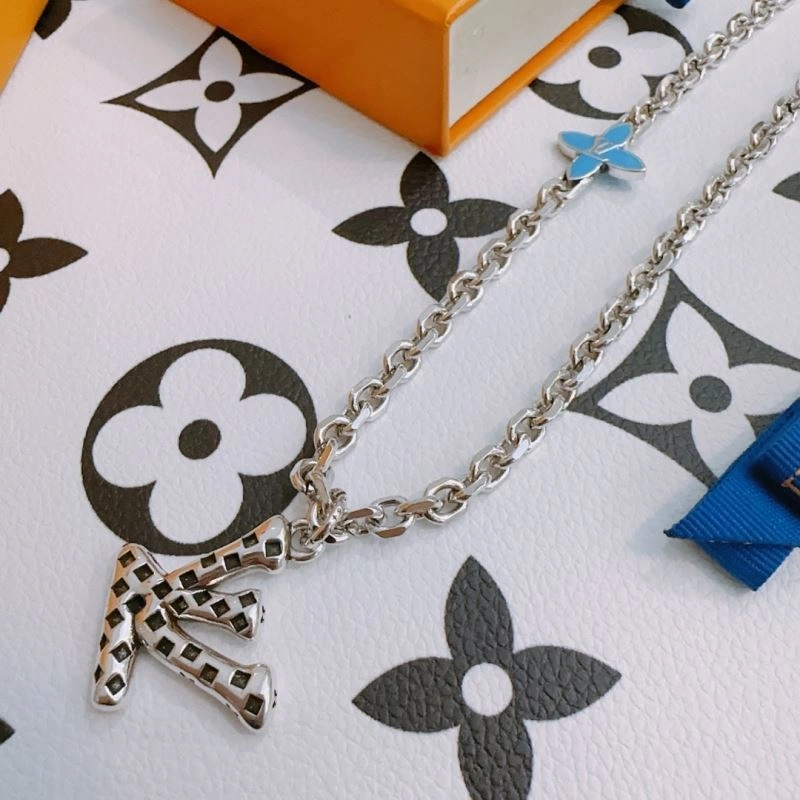 Louis Vuitton Necklaces Neat 249990