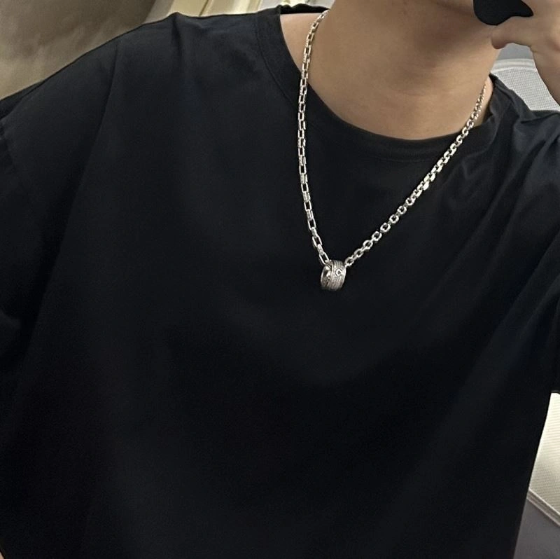 Seasonal Louis Vuitton Necklaces 249966