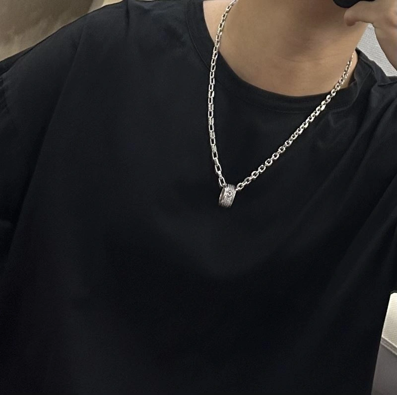 Seasonal Louis Vuitton Necklaces 249966