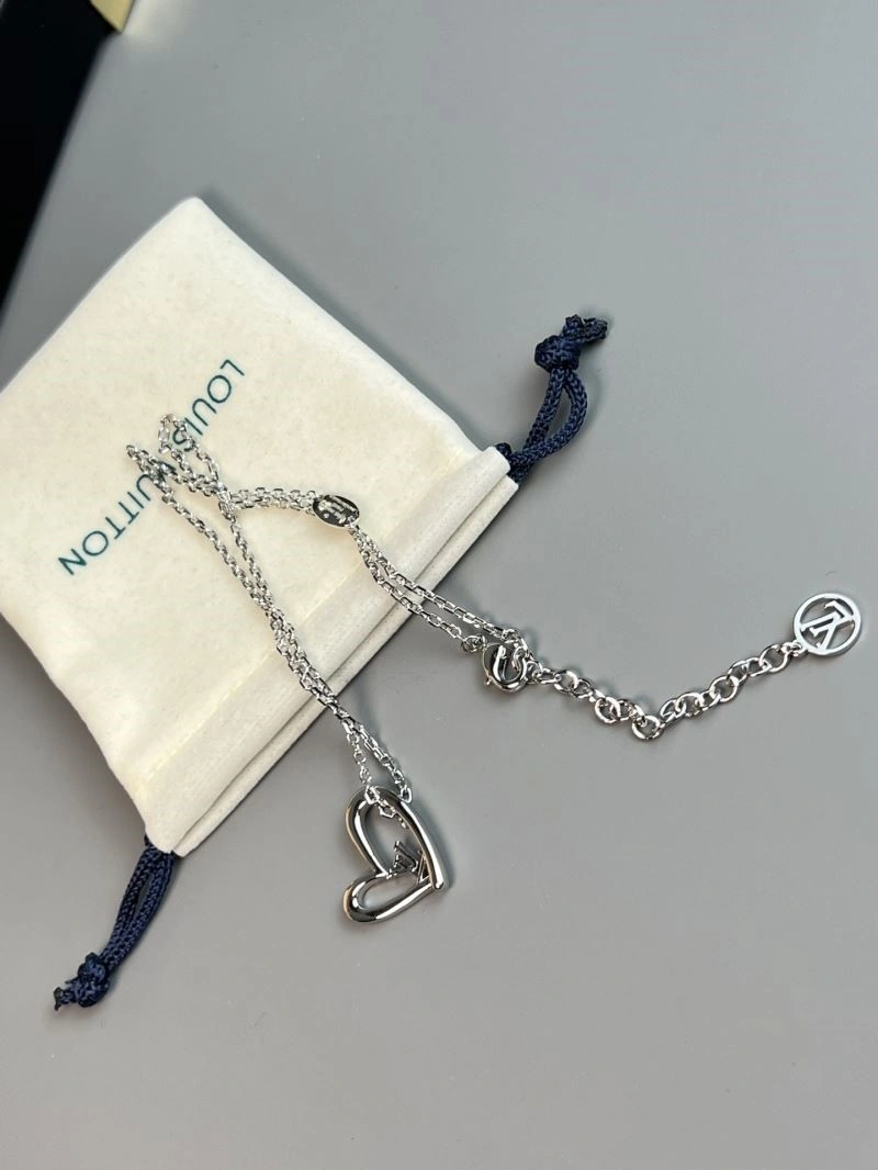 Contemporary Louis Vuitton Necklaces 249759