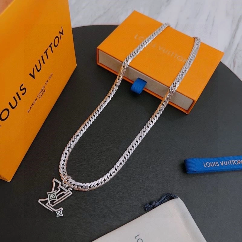Louis Vuitton Necklaces Breathable 249784