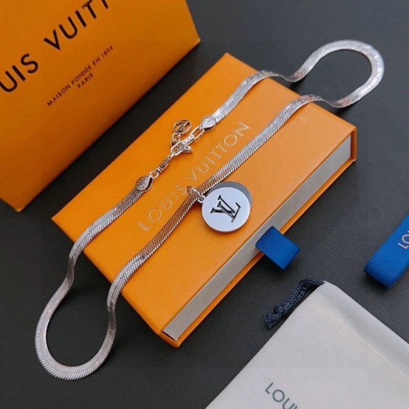 Louis Vuitton Necklaces TravelReady 249780