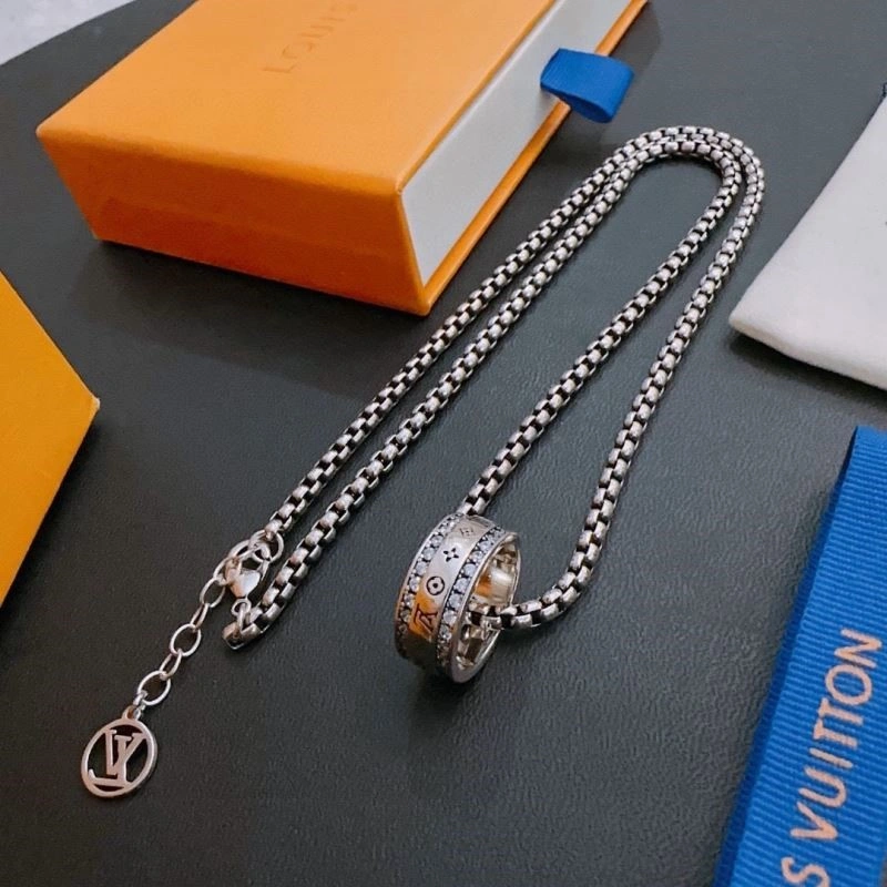 WaterResistant Louis Vuitton Necklaces 249783