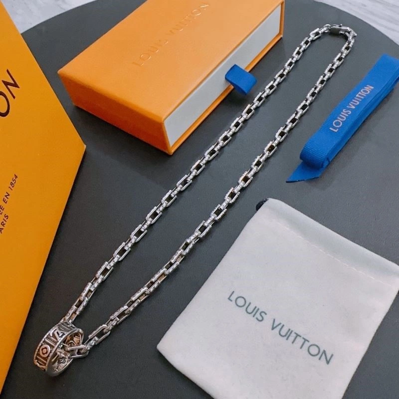 Vibrant Louis Vuitton Necklaces 249777