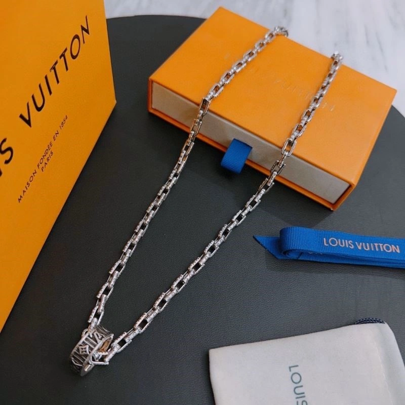 Vibrant Louis Vuitton Necklaces 249777