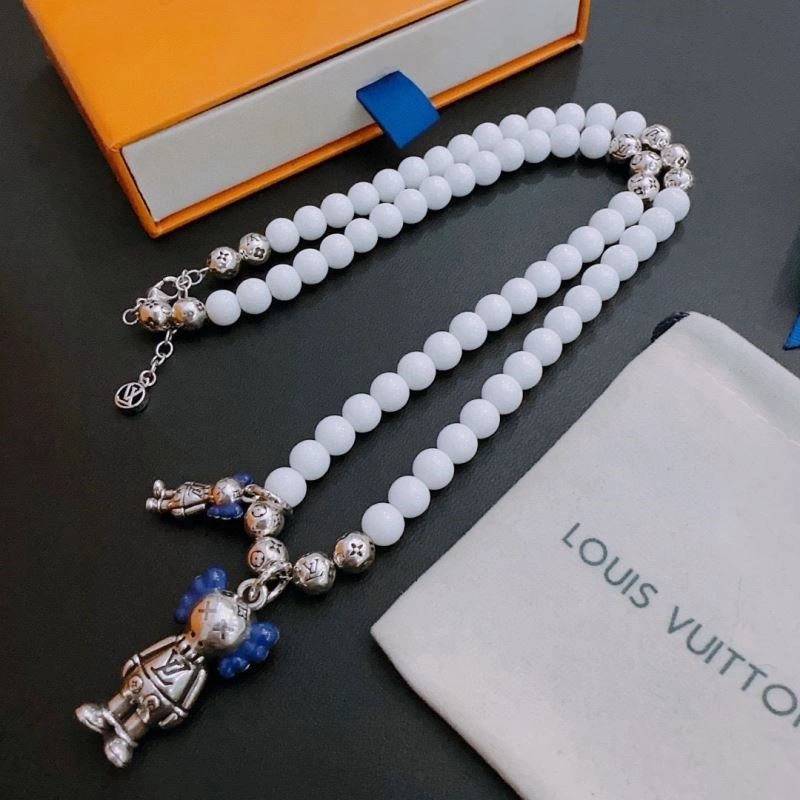 Effortless Louis Vuitton Necklaces 249778