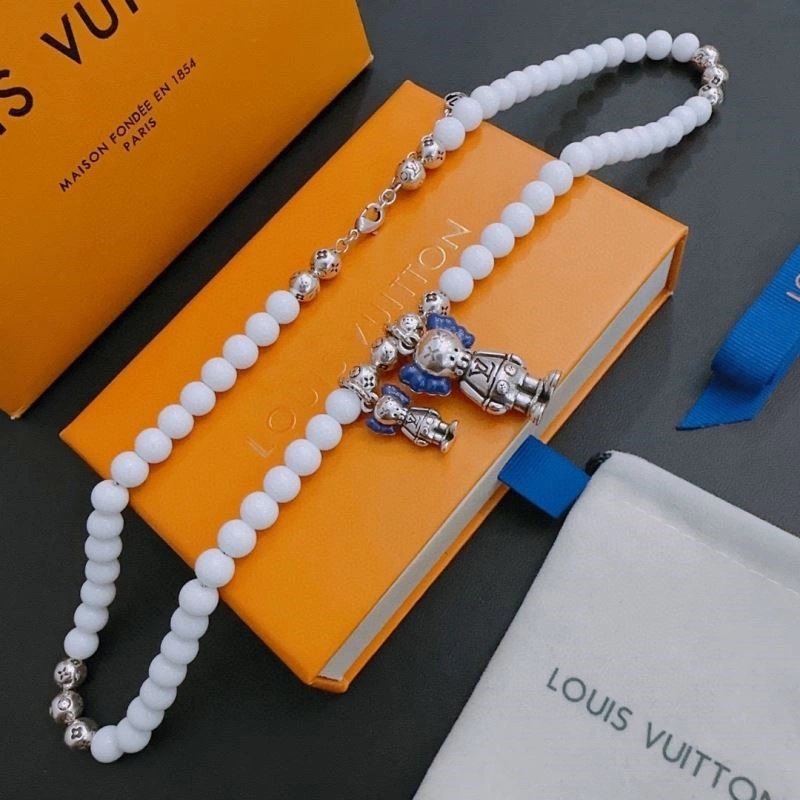 Effortless Louis Vuitton Necklaces 249778