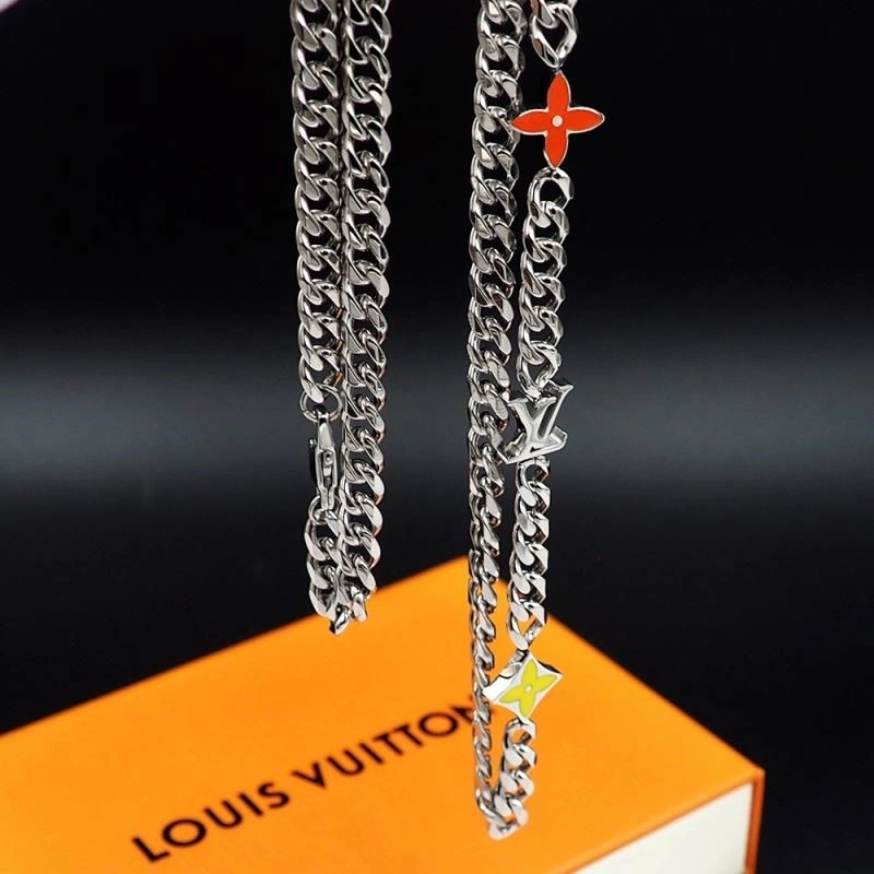 Louis Vuitton Necklaces SmoothTexture 249753