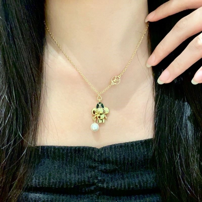 WeatherProof Louis Vuitton Necklaces 249752