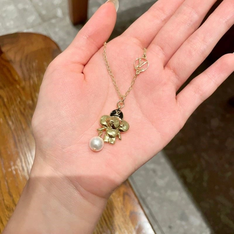 WeatherProof Louis Vuitton Necklaces 249752