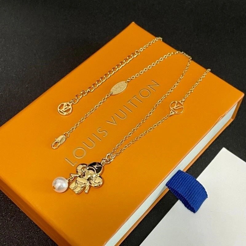 WeatherProof Louis Vuitton Necklaces 249752