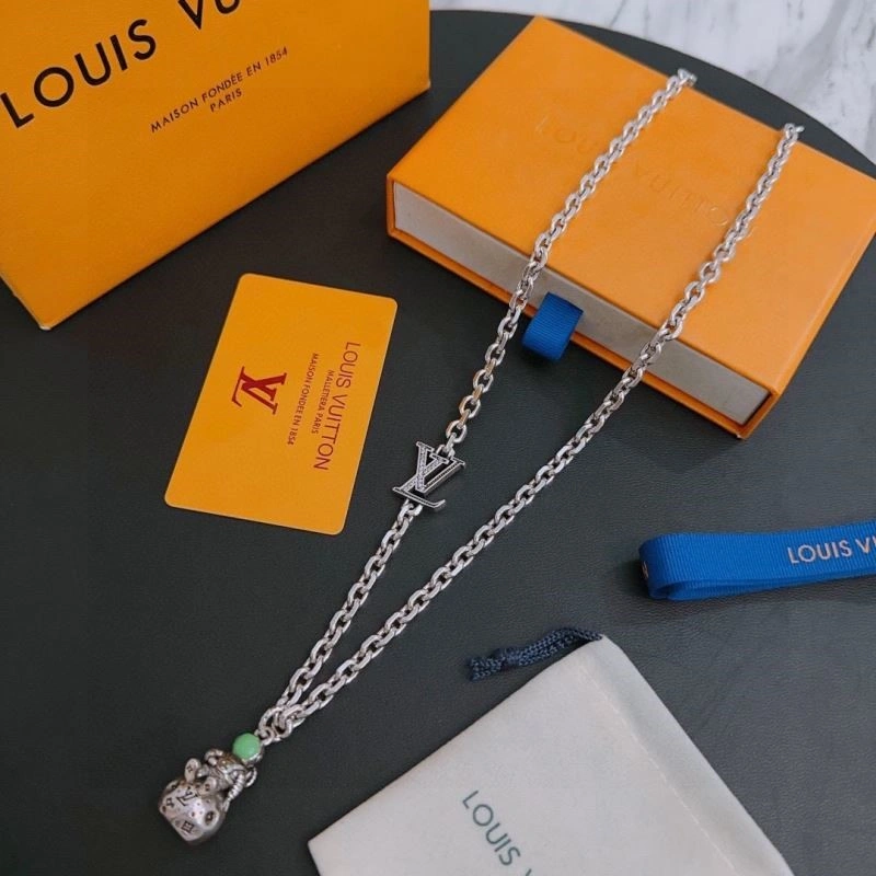 Louis Vuitton Necklaces Practical 249750