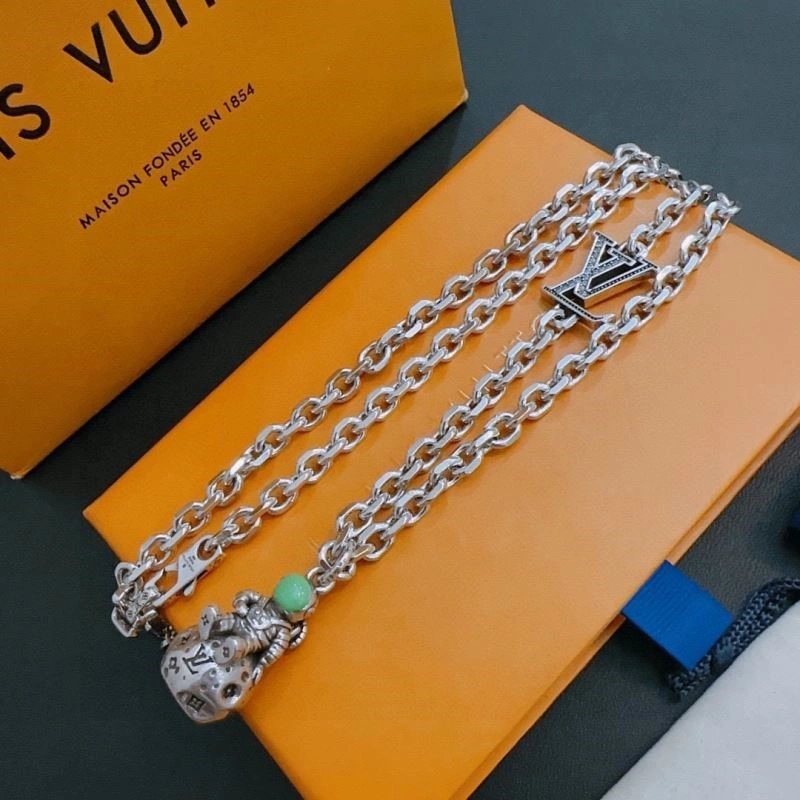 Louis Vuitton Necklaces Practical 249750