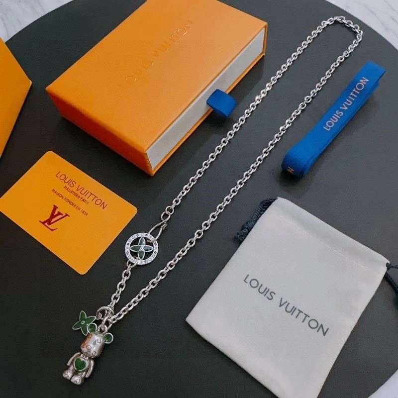 Lightweight Louis Vuitton Necklaces 249749