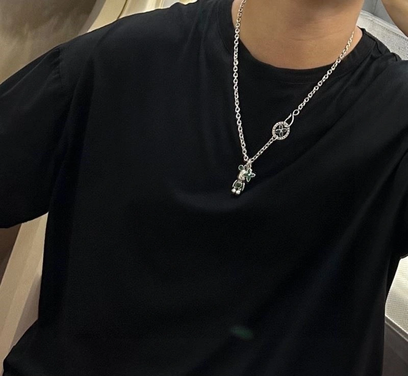 Lightweight Louis Vuitton Necklaces 249749
