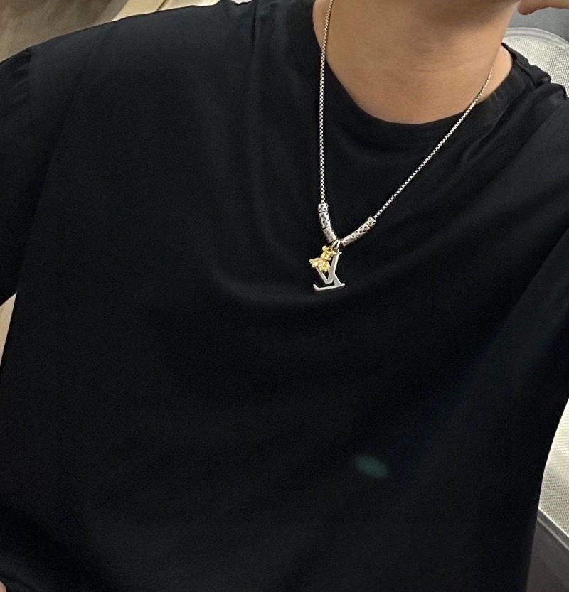 Louis Vuitton Necklaces Sporty 249748