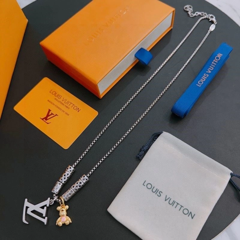 Louis Vuitton Necklaces Sporty 249748