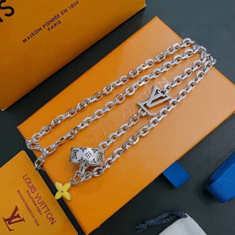 StreetReady Louis Vuitton Necklaces 249725