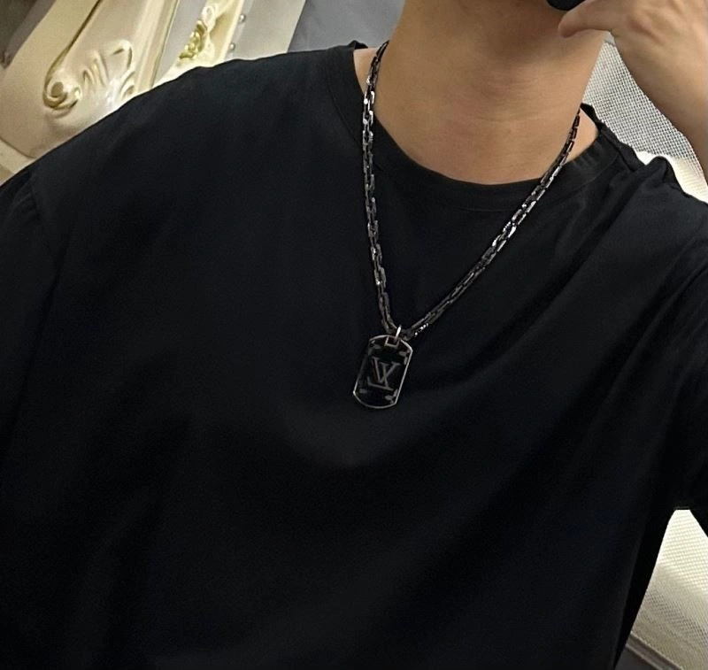 Louis Vuitton Necklaces Packable 249727