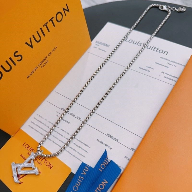 Casual Louis Vuitton Necklaces 249717
